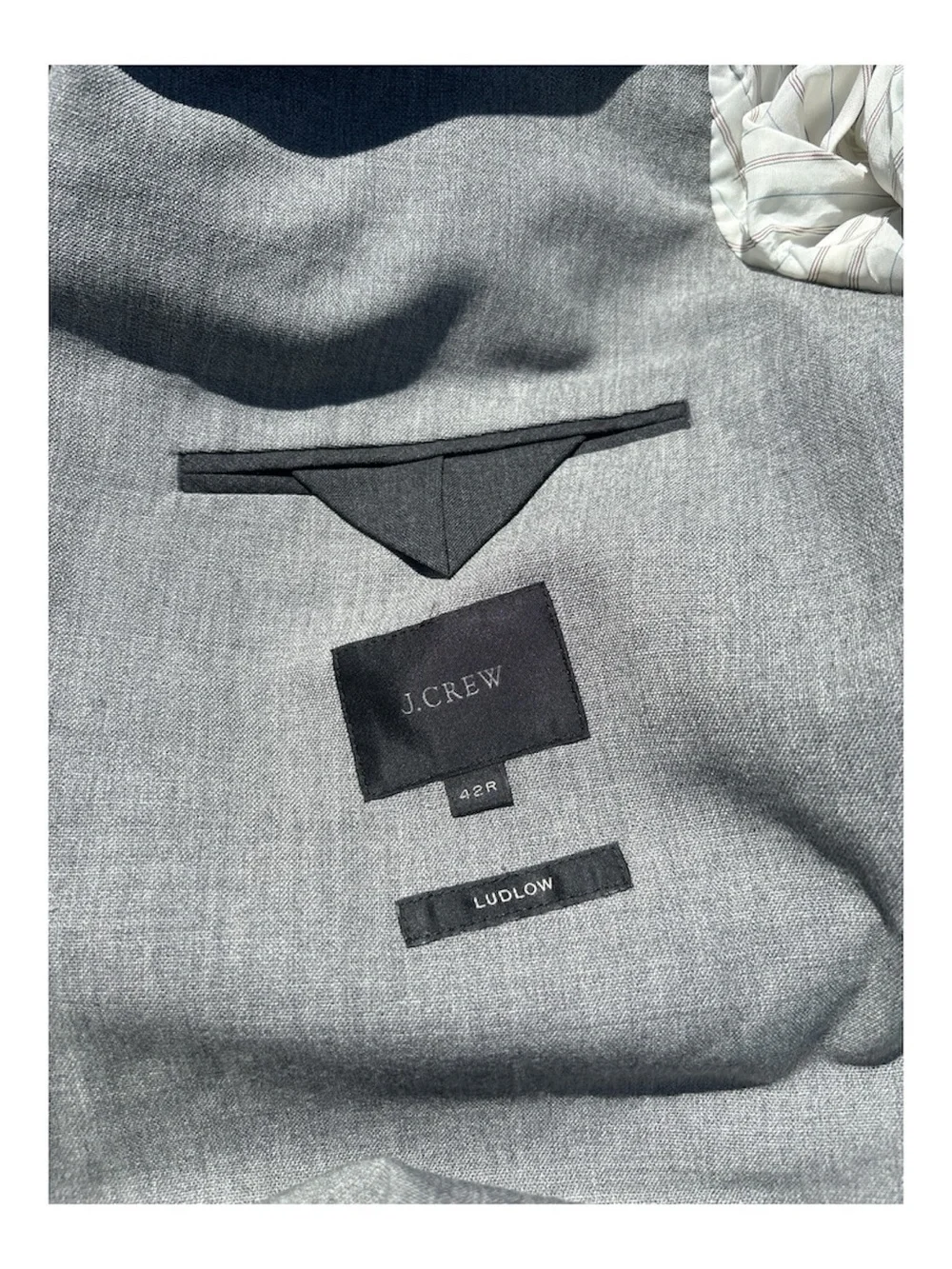 Men's Gray Two-Button Blazer - Classic Tailored Look